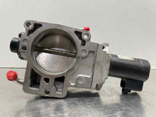 Load image into Gallery viewer, Throttle Body Chevrolet Corvette 2004 - NW515063