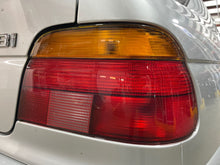 Load image into Gallery viewer, TAIL LIGHT LAMP ASSEMBLY BMW 528i 540i 97 98 99 00 Right - NW467362