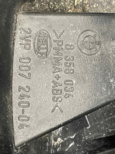 Load image into Gallery viewer, TAIL LIGHT LAMP ASSEMBLY BMW 528i 540i 97 98 99 00 Right - NW467362