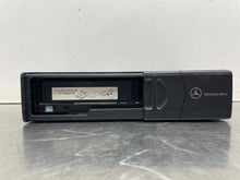 Load image into Gallery viewer, CD Changer Mercedes S430 S500 S600 S55 2003 03 - NW469286