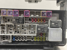 Load image into Gallery viewer, Fuse Box FORD F250SD PICKUP 2017 - NW469512