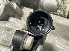 Load image into Gallery viewer, Throttle Body Chevrolet Corvette 1993 - NW469645