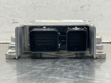 Load image into Gallery viewer, Computer Land Rover LR2 2015 - NW469480