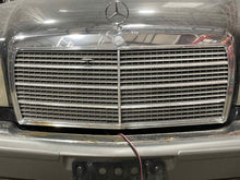 Load image into Gallery viewer, GRILL Mercedes 300D 300E 420 560SEL 86 87 88 89 90 91 - NW469863