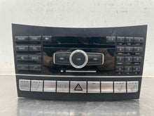Load image into Gallery viewer, RADIO Mercedes-Benz CLS550 CLS63 2012 12 - NW472174