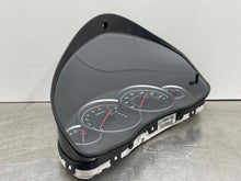 Load image into Gallery viewer, SPEEDOMETER CLUSTER Subaru Legacy 2006 06 Auto - NW472688