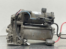 Load image into Gallery viewer, AIR RIDE COMPRESSOR LR3 LR4 Range Rover Sport 2005-2014 - NW472809
