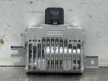 Load image into Gallery viewer, FUEL PUMP CONTROL MODULE COMPUTER Evoque LR2 LR4 Range Rover Sport 10-16 - NW472916