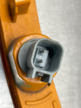 Load image into Gallery viewer, SIDE MARKER LAMP LIGHT ATS CTS Camaro 14-20 Bumper Mounted Left - NW473130