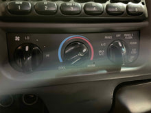 Load image into Gallery viewer, AC HEATER TEMP CONTROL Ford F150 F250 Navigator Expedition 99 00 01 - 04 Front - NW473932