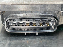 Load image into Gallery viewer, THROTTLE BODY Camry Highlander Rav 4 Avalon 05 06 - 10 - NW475430