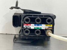 Load image into Gallery viewer, AIR RIDE COMPRESSOR CL550 CL600 CL63 CL65 S350 S400 S450 07-14 - NW475600