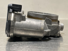 Load image into Gallery viewer, THROTTLE BODY CLK430 CLK500 ML500 SL55 01 - 06 - NW477617