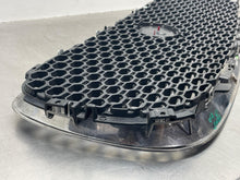 Load image into Gallery viewer, Grille Jaguar XF 2017 - NW477876