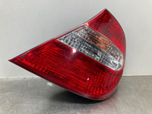 Load image into Gallery viewer, TAIL LIGHT LAMP ASSEMBLY Camry 2002 02 2003 03 2004 04 Right - NW478392
