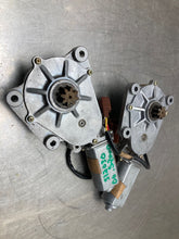 Load image into Gallery viewer, CONVERTIBLE TOP MOTOR S2000 2000 00 2001 01 02 03 04 05 06 - NW479099