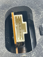 Load image into Gallery viewer, OUTER TAIL LIGHT LAMP E300 E350 E400 E550 E63 10 11 12 13 Left - NW538373