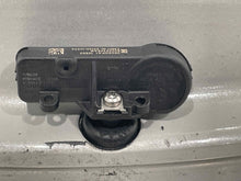 Load image into Gallery viewer, WHEEL RIM Jeep Grand Cherokee 11 12 13 18x8 18x8, 5 lug, 5" - NW480829