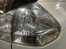Load image into Gallery viewer, OUTER TAIL LIGHT LAMP Lexus RX330 RX350 04 05 06 07 08 09 Right - NW480774