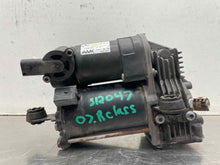Load image into Gallery viewer, AIR RIDE COMPRESSOR R320 R350 R500 R63 2006-2013 - NW480162