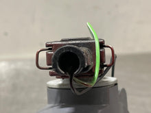 Load image into Gallery viewer, TURN SIGNAL LIGHT LAMP Vanden Pl XJ8 XJ8L XJR 98-03 Bumper Mounted Right - NW481469
