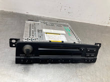 Load image into Gallery viewer, RADIO BMW 320i 330i M3 2002 02 03 04 05 06 AM/FM/CD - NW484305