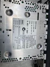 Load image into Gallery viewer, RADIO BMW 320i 330i M3 2002 02 03 04 05 06 AM/FM/CD - NW484305