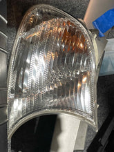 Load image into Gallery viewer, PARKLAMP M3 330i 325i 2002 02 2003 03 04 05 06 Right - NW484141