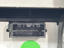 Load image into Gallery viewer, Info-Gps Screen SIERRA 1500 PICKUP 2018 - NW487215
