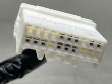 Load image into Gallery viewer, SIDE VIEW DOOR MIRROR Honda Odyssey 14 15 16 17 Right - NW469067