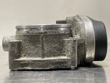 Load image into Gallery viewer, THROTTLE BODY BMW 745I 545I X5 2002 02 03 04 05 06 - NW488304