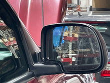 Load image into Gallery viewer, SIDE VIEW MIRROR Yukon Suburban Tahoe 03 04 05 Right - NW488549