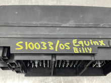 Load image into Gallery viewer, Fuse Box Chevrolet Equinox 2005 - NW489456