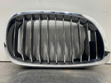 Load image into Gallery viewer, GRILLE BMW 330i 325i 2004 04 2005 05 2006 06 Coupe Upper Right - NW491757