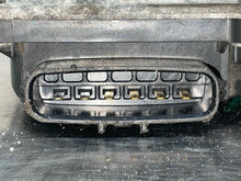 Load image into Gallery viewer, THROTTLE BODY Camry ES330 Sienna 2003 03 04 05 06 07 V6 - NW492037