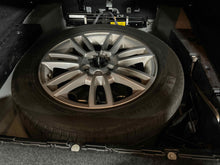 Load image into Gallery viewer, WHEEL RIM Range Rover 2009-2012 19x8 ALLOY - NW449158