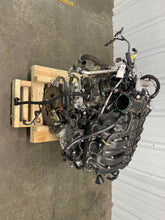 Load image into Gallery viewer, Engine Motor Chrysler Pacifica 2018 - NW500537