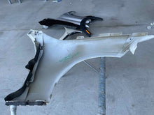 Load image into Gallery viewer, Front Fender VOLVO S90 2017 - NW420431