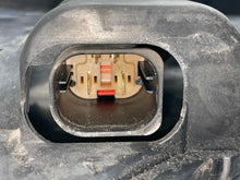 Load image into Gallery viewer, RADIATOR FAN ASSEMBLY C230 C240 C320 C280 2004 04 2005 05 06 07 08 09 - NW501891
