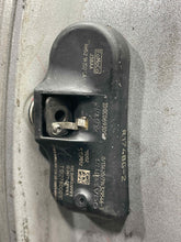 Load image into Gallery viewer, Wheel Rim Jaguar XJ 2012 - NW509362