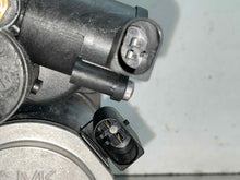 Load image into Gallery viewer, SUSPENSION AIR COMPRESSOR PUMP Vanden Pl XJ XJL XJR 2010-2014 - NW508386