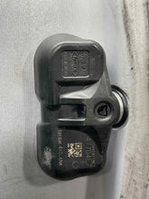 Load image into Gallery viewer, Wheel Rim LEXUS ES350 2010 - NW509365