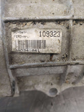 Load image into Gallery viewer, TRANSFER CASE Porsche Cayenne 2003 03 2004 04 2005 05 2006 06 - NW510087