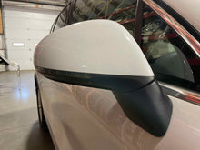 Load image into Gallery viewer, Side View Door Mirror Volkswagen Touareg 2016 - NW513442