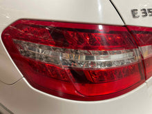 Load image into Gallery viewer, OUTER TAIL LIGHT LAMP E300 E350 E400 E550 E63 10 11 12 13 Left - NW515524