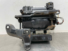 Load image into Gallery viewer, AIR RIDE COMPRESSOR E350 E550 CLS500 CLS55 CLS550 CLS63 E280 00-11 - NW516121