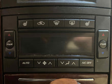 Load image into Gallery viewer, Temperature Controls Cadillac SRX 2006 - NW518836