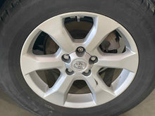 Load image into Gallery viewer, WHEEL RIM Toyota Rav4 2009-2014 17x7 ALLOY 17x7, 5 lug, 115mm - NW519421