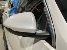 Load image into Gallery viewer, Side View Door Mirror Buick Regal 2018 - NW521153