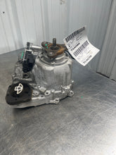 Load image into Gallery viewer, TRANSFER CASE BMW X1 2012 12 2013 13 2014 14 2015 15 - NW521575